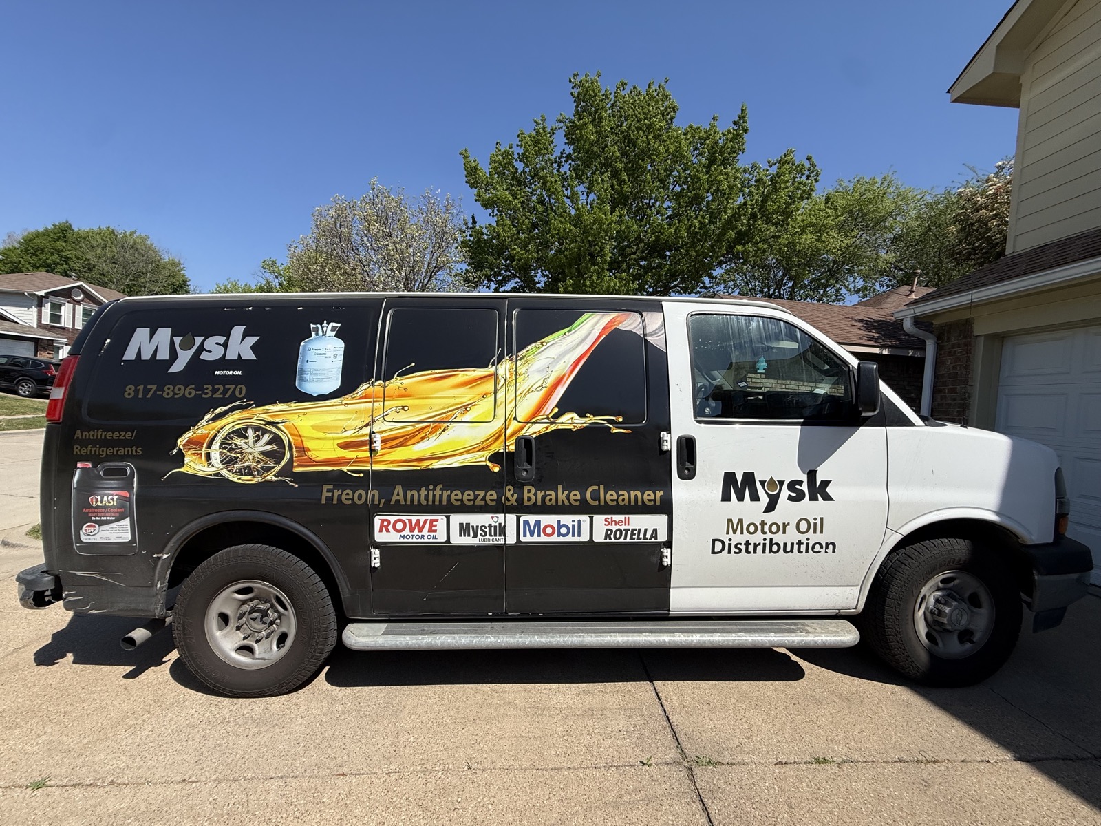 Mysk Oil delivery van